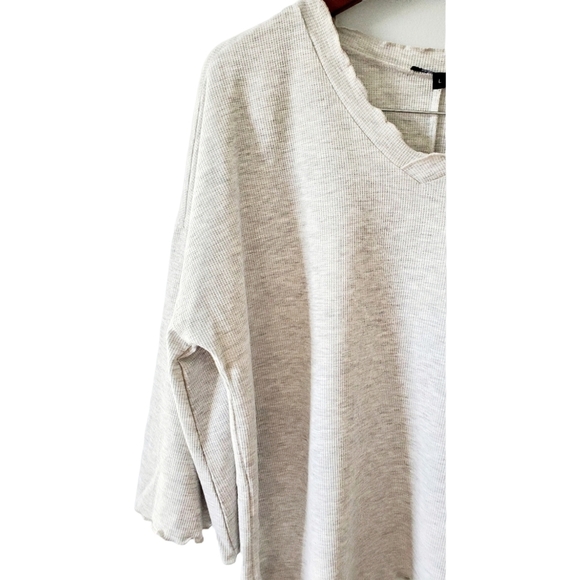 Knit and Cast Gray V Neck Lightweight Top Size Large NWT - Picture 2 of 5